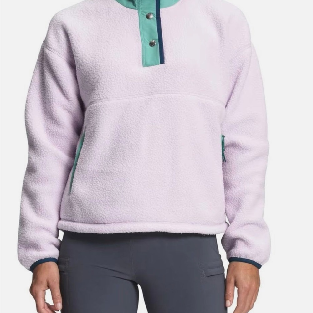 Brand new The North Face snap fleece